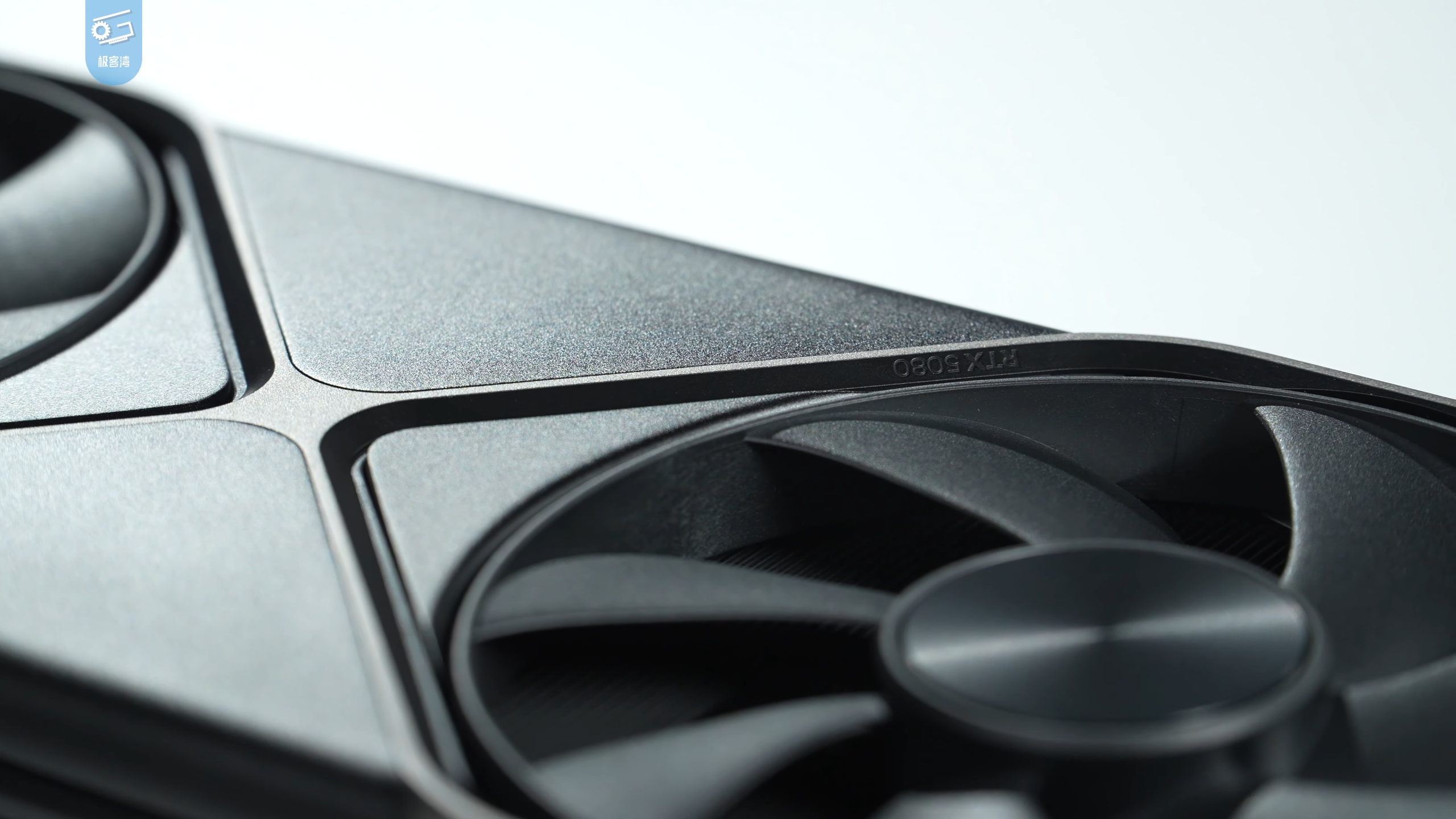 RTX 5080 실측 벤치마크 장면