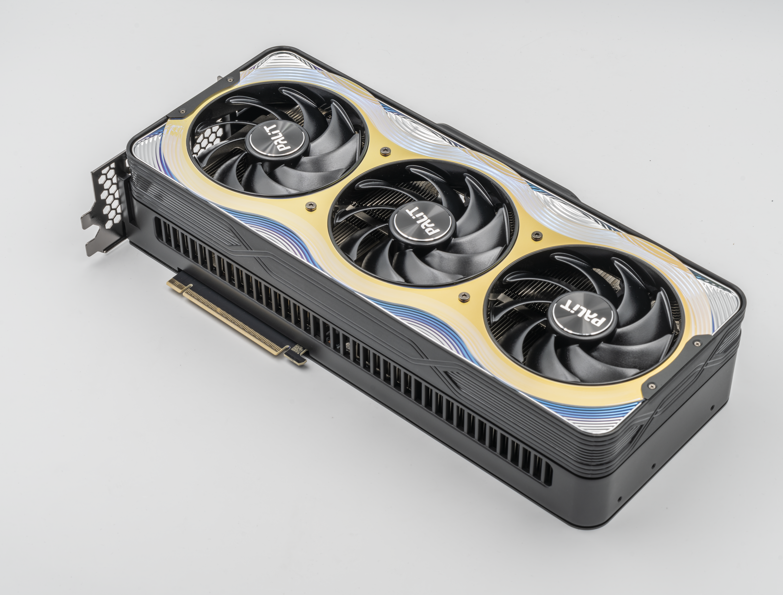Palit GeForce RTX 5090 Gamerock 그래픽카드 상단 실물